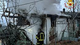Incendio a Coassolo Torinese: una persona ferita, indagini in corso (FOTO)