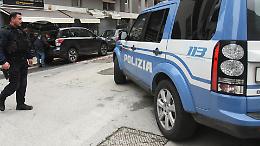 Blitz all’alba al centro sociale di Torino, ma non c'è nessuno: sicurezza o eccesso di controllo?