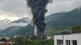 Incendio in un condominio abbandonato ad Asti: vigili del fuoco in azione