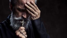 Diocesi di Casale, in 20 anni più che dimezzati i sacerdoti: un prete ogni 2.300 fedeli