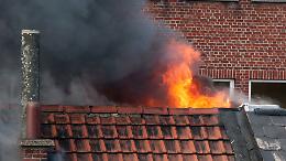 Incendio a None: va a fuoco il tetto di una casa
