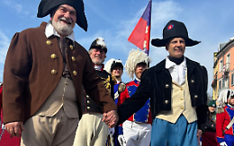 Penultima domenica di Carnevale, tra pifferi, carri, fagioli e riappacificazione