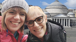 Napule è... l'incredibile vicenda delle canavesane Cristina e Alessandra