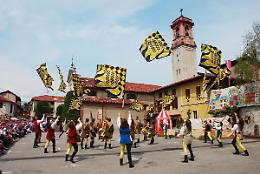 Domenica 2 marzo. Il Carnevale si accende con gli sbandieratori