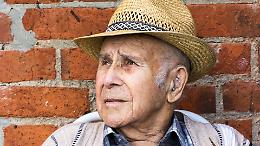 Ingannato e sfrattato: a 80 anni credeva di aver trovato casa e invece...