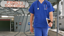 Calcio in pancia all'infermiere: condannato per l'aggressione in Ospedale a Ciriè