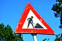 Ciriè tra riqualificazione e degrado: marciapiedi e strade
