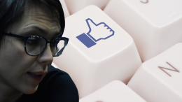 Settimo affonda tra buche e degrado,  la giunta festeggia un ponticello e su Facebook arrivano le pernacchie!