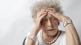 Allarme Alzheimer: numeri in crescita, ma la metà dei casi si può prevenire