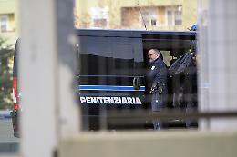 8 Marzo: detenuto esce dal carcere per andare a trovare la madre, quando rientra fa un macello