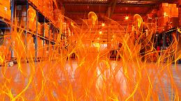 Devastante incendio alla GPS Standard: magazzino distrutto, si indaga sulle cause