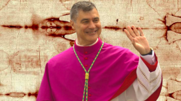 Il Cardinale Repole annuncia un’ostensione straordinaria: la Sindone protagonista per il Giubileo