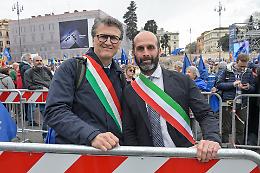 Europa a pezzi: 50mila in piazza, ma la politica litiga sul riarmo
