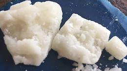 Spacciatori sorpresi dai carabinieri: ingeriscono la droga e finiscono in ospedale