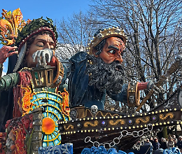 Carnevale tra le polemiche: figuranti eseguono il saluto romano durante la sfilata