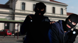 Colpo grosso alla stazione: rubati un’auto e un furgone di RFI, spariti nel nulla