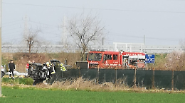 Tragedia sulla provinciale 89: un'auto fuori controllo si schianta contro un cancello