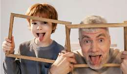 Bambini in scena per gli anziani: il teatro che fa emozionare Leini