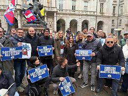 Flash mob della Lega a Torino: “Lo sportello islamofobia? Un regalo all’estremismo”
