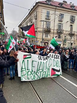 Attivisti torinesi in marcia per Gaza: un grido di speranza e solidarietà 