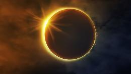 Eclissi parziale di Sole: il cielo si oscura, ma solo in parte