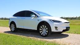 Tesla come auto aziendali, bufera su Cidiu: “Scelta discutibile”