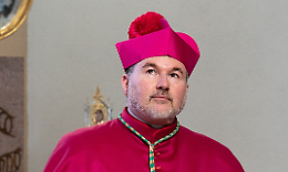 Monsignor Salera rompe gli schemi: un diacono come segretario e una Chiesa più vicina alla gente