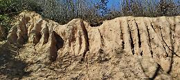 I Castelletti: terra che crolla, arte che resiste