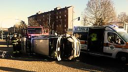 Incidente a Grugliasco: giovane ferita in scontro tra due auto