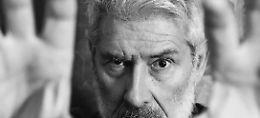 "Pillole di me": con Alessandro Benvenuti si chiude la stagione teatrale 2024-2025