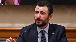 Capodanno col botto: "Pozzolo aveva l’arma e non mi ha soccorso"