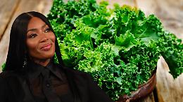 Kale, è il segreto delle star di Hollywood: il superfood che promette giovinezza, salute e buonumore