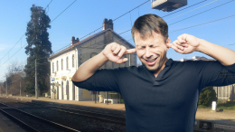 Sette mesi senza un colpo, ora parte il frastuono. A Strambino iniziano (forse) i lavori alla stazione