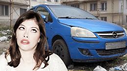Sette anni di attesa: il condominio ostaggio di un'auto abbandonata a Torino