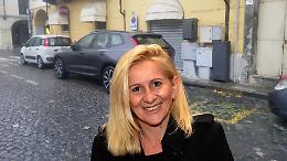 Consigliera comunale parcheggia nel posto disabili, poi si autodenuncia su Facebook
