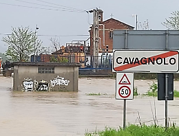 Cavagnolo sott’acqua: il Trincavena esonda, il paese è in ginocchio (FOTO)