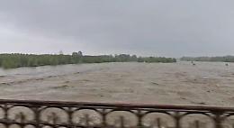Emergenza maltempo, chiuso anche il ponte sul Po a Crescentino: la collina chivassese è isolata