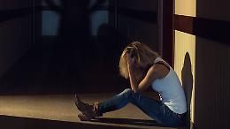 Abusa della badante dei genitori: arrestato 40enne ad Alba
