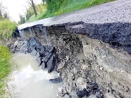 Maltempo, riaperta la Provinciale 99 a Castagneto Po. Ma resta lunga la lista delle strade chiuse