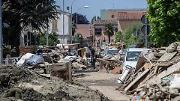 Per le armi i soldi si trovano sempre, per aiutare gli alluvionati servono le raccolte fondi