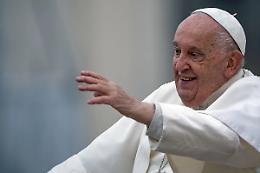 Tra torte, sorrisi e radici: l’ultimo saluto al Papa dei parenti lontani