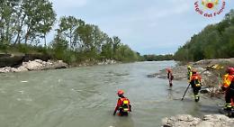 Scomparso nel fiume a 13 anni: il silenzio dopo un tuffo tra amici