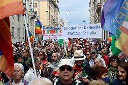 “Sobri ma non troppo”: il governo invita alla moderazione, l’Italia antifascista prepara la piazza