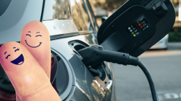 Stellantis batte tutti. Ha una batteria che si ricarica in 18 minuti