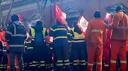 Sciopero a Ivrea: stipendi a singhiozzo e diritti negati, lavoratori in piazza