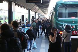 Mattinata di caos sui binari: 32 treni cancellati a Torino per un falso allarme