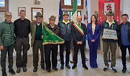 Una pietra per non dimenticare: Fiorano Canavese incide il suo ricordo al Nuraghe Chervu