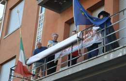 Pavone Canavese urla il suo no alla guerra: "Questo Comune R1PUD1A"