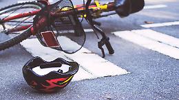Tragedia a Cinzano: due bambini travolti in bici, uno è grave