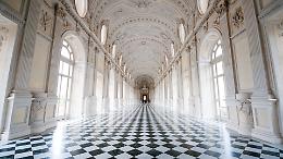 Silent Book Party alla Reggia di Venaria: il crepuscolo si legge in silenzio